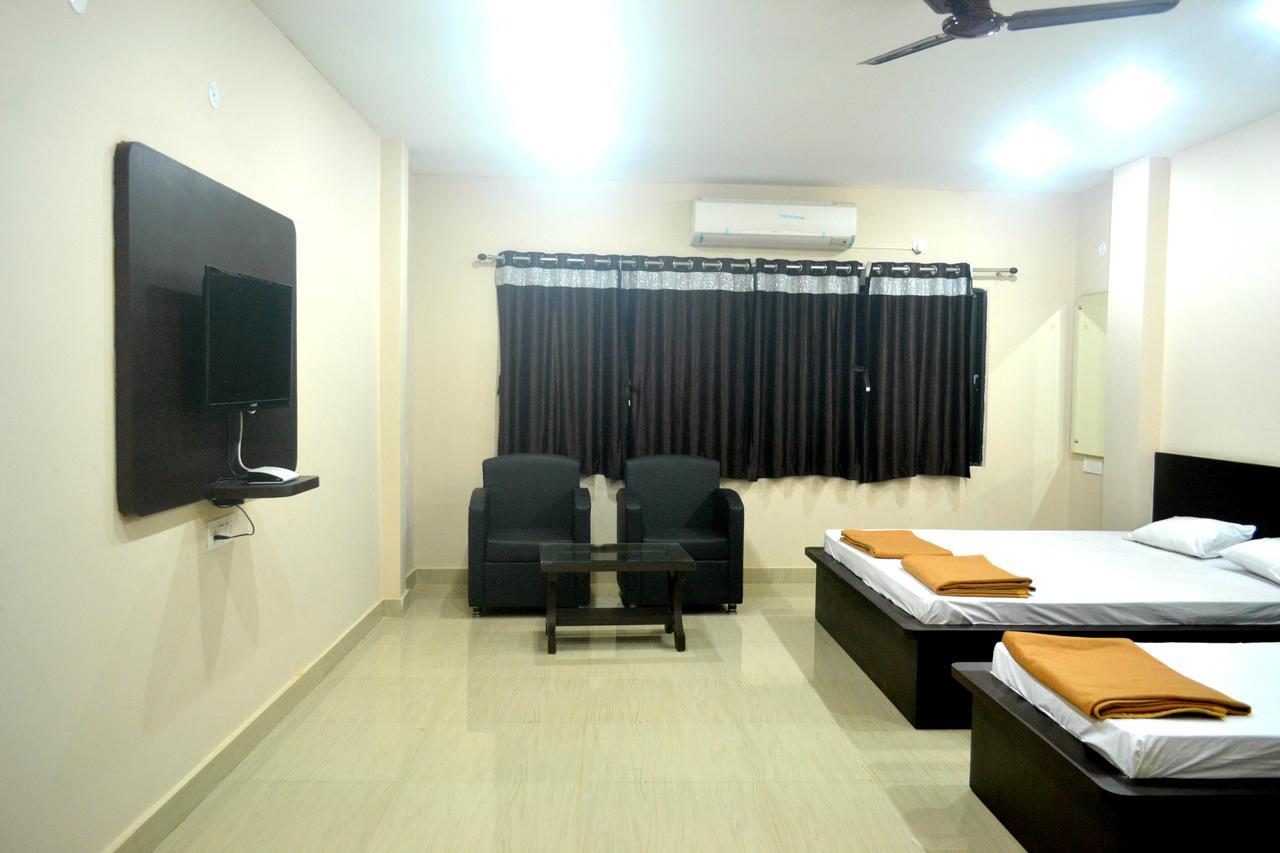 Hotel Bhammars Balangir Zimmer foto