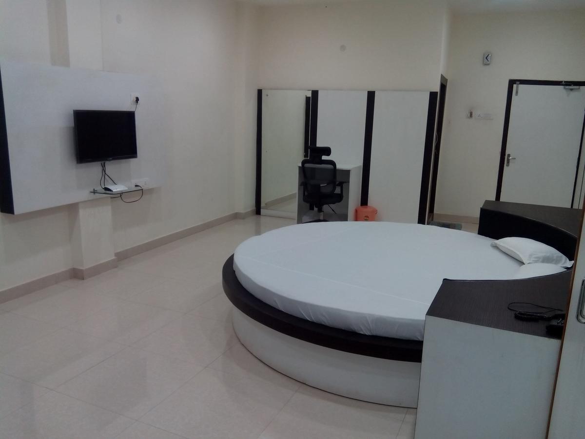 Hotel Bhammars Balangir Zimmer foto