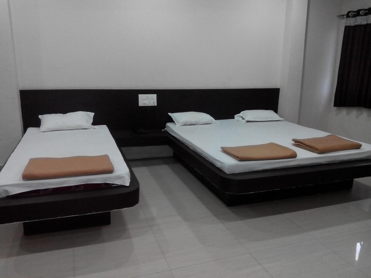 Hotel Bhammars Balangir Zimmer foto